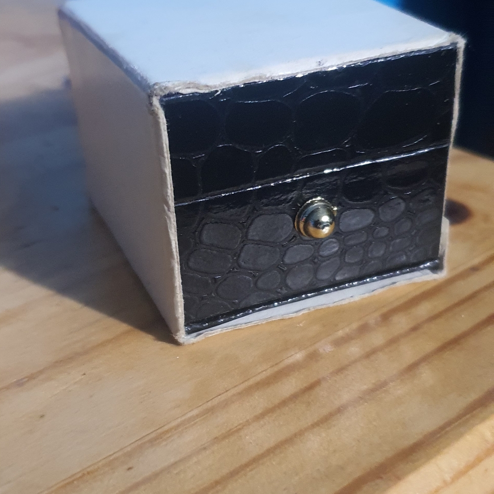 WWE Smoking Skull Championship Ring - Picture 2 of 7